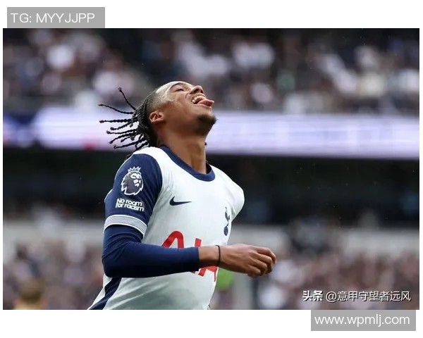 英超曼联主场大胜热刺，卢卡库梅开二度助球队跻身前四